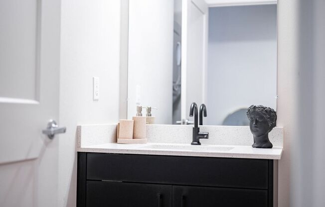 Studio, 1 bath, 350 sqft, $1,500, Unit 212