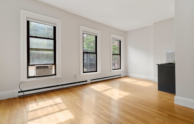 182 W BROOKLINE ST