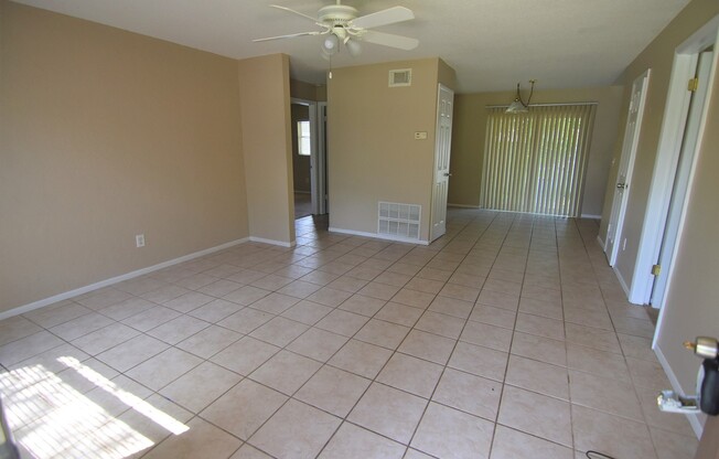 Super cute home in Longwood AVAILABLE JULY 1st!