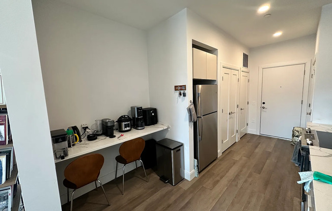 2 beds, 2 baths, $3,700, Unit 210
