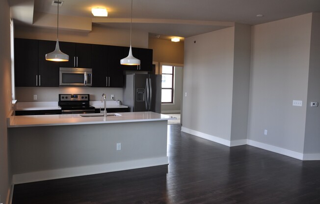 2 beds, 1 bath, 1,000 sqft, $2,240, Unit 407