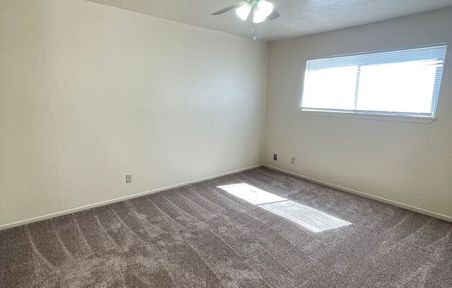 2 beds, 1 bath, $1,300, Unit 1100 E 17th St Apt 42