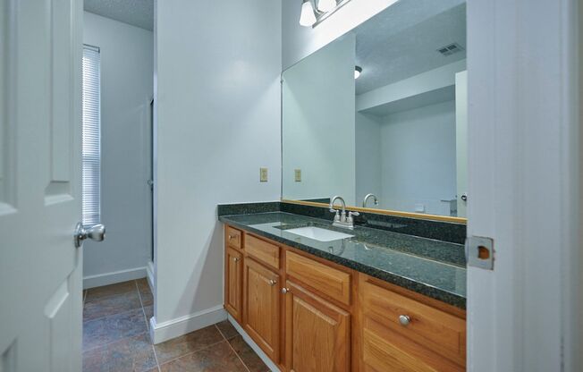 2 beds, 2 baths, 1,556 sqft, $2,100, Unit 7102