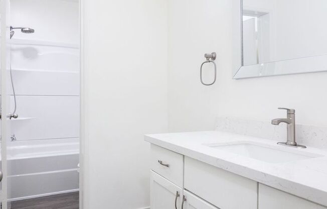 2 beds, 2 baths, $2,495, Unit 215