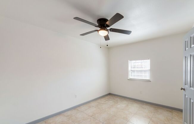 2 beds, 1 bath, $1,025, Unit 23