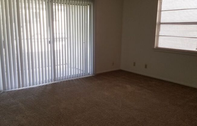 1 bed, 1 bath, 641 sqft, $800, Unit *424