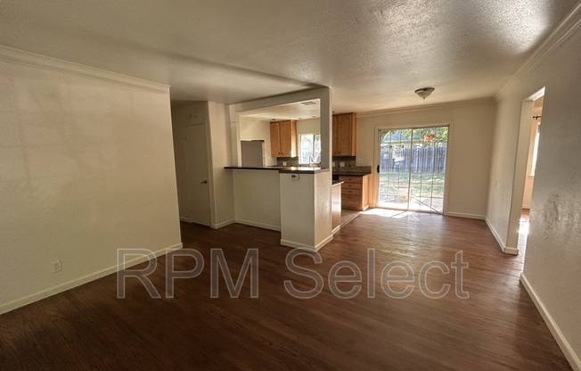 2104 ROCKBRIDGE RD