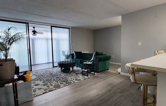27 SKYLINE DR