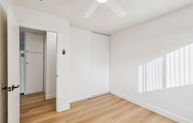 2 beds, 1 bath, 700 sqft, $2,128, Unit 545-1001