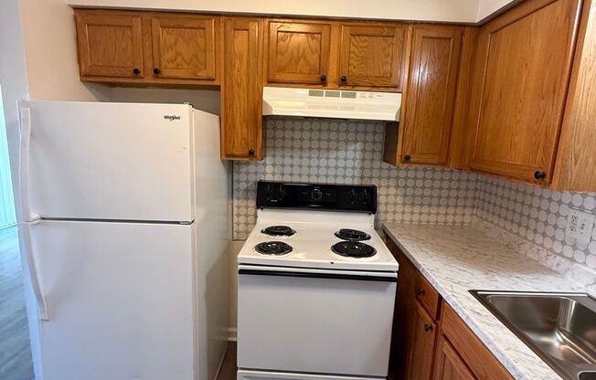 2 beds, 1 bath, 830 sqft, $1,099, Unit 8629D