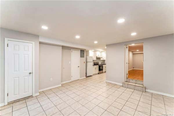 1 bed, 1 bath, 700 sqft, $1,800