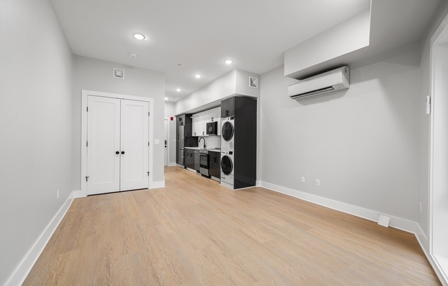 872 BROADWAY