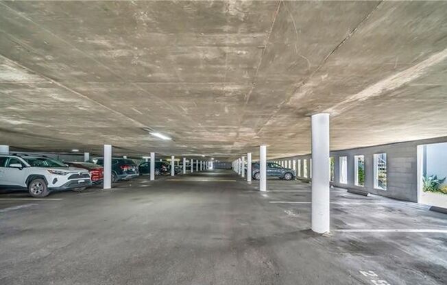 2 beds, 2 baths, $2,400, Unit # 265