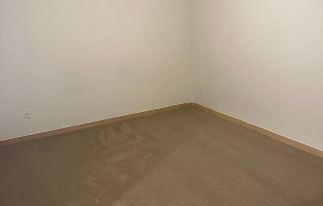 1 bed, 1 bath, 600 sqft, $1,045, Unit 305