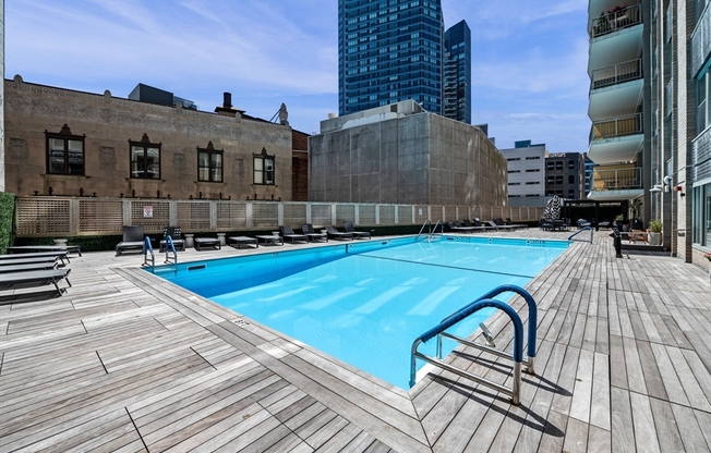 1 bed, 1 bath, 590 sqft, $3,150, Unit 17J