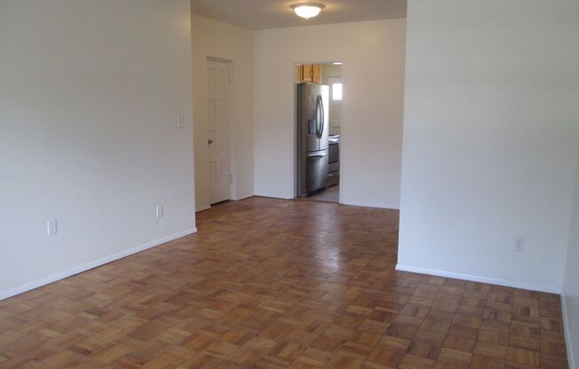 2 beds, 1 bath, 900 sqft, $1,300, Unit 809 Cherry St. #6