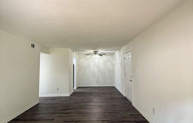 3 beds, 1.5 baths, 980 sqft, $1,275, Unit G4