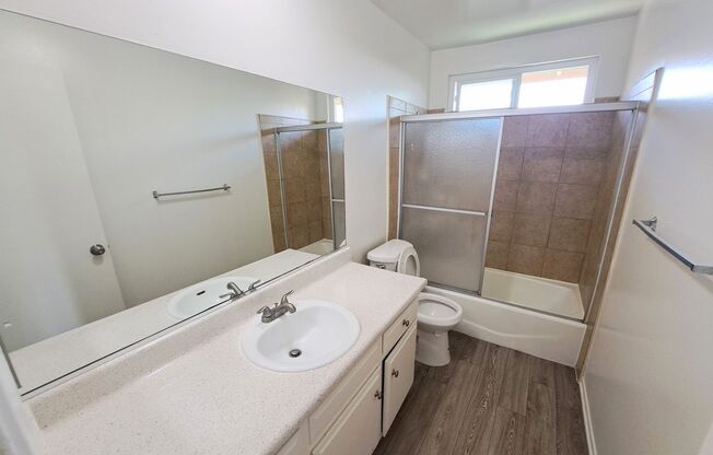 2 beds, 2 baths, 999 sqft, $2,595, Unit 423