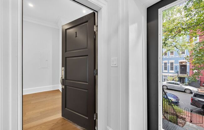 Available Now! 2 Bed // 2.5 Bath Between U St and Logan Circle!