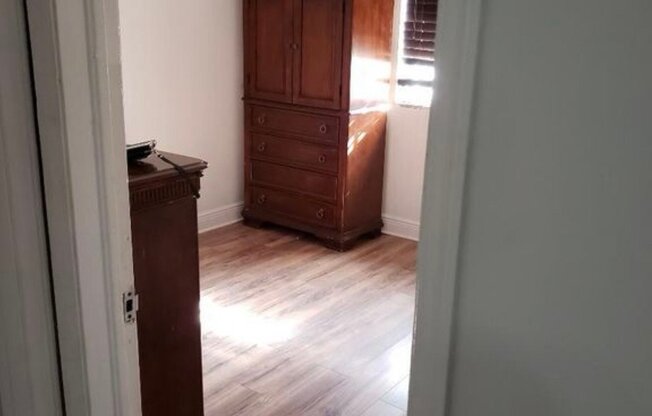 80 E 19 ST
