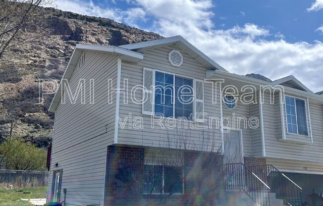 1222 N WILLARD PEAK DR