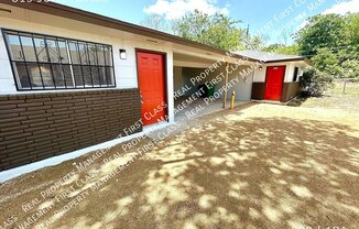 815 JOHN ADAMS DR