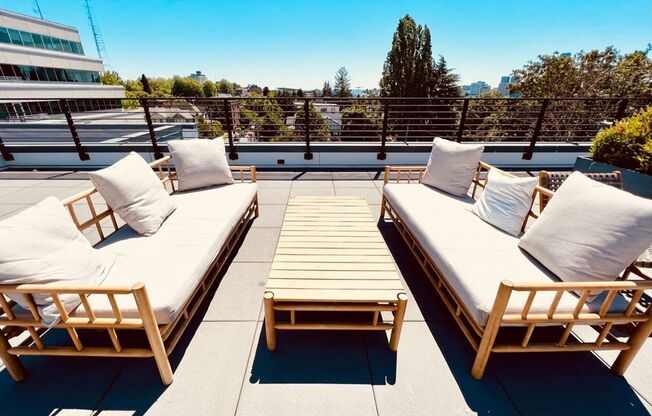 1 bed, 1 bath, 523 sqft, $1,912, Unit 405