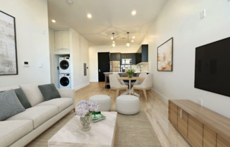 715 PAK AVE