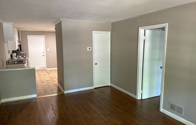 2 beds, 1 bath, $1,025