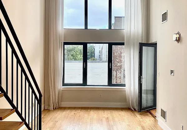 282 NASSAU AVE