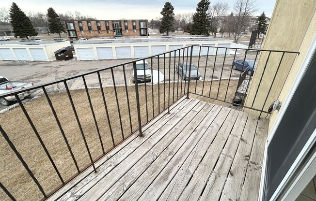 2 beds, 1 bath, 840 sqft, $860, Unit 2542-303