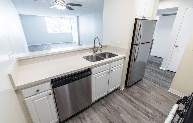 1 bed, 1 bath, 700 sqft, $2,198, Unit 4220.203