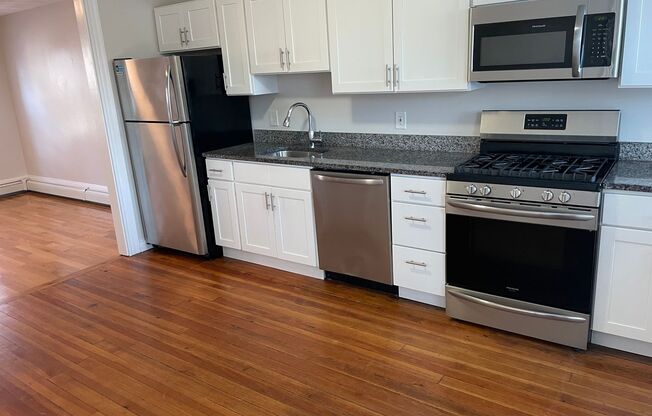 2 beds, 1 bath, $1,775, Unit Unit 20