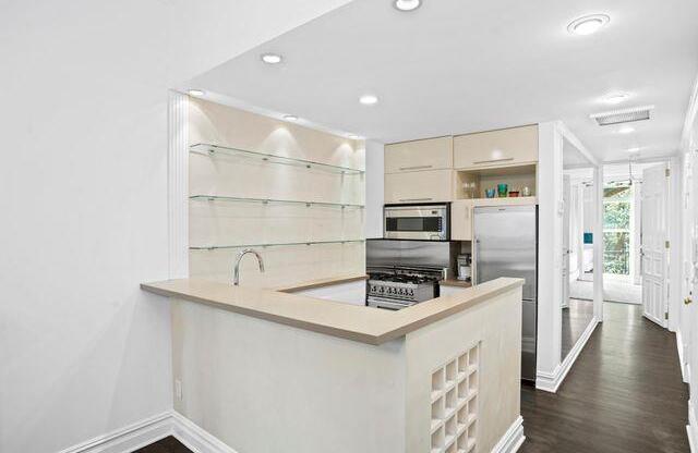 57 E 73 ST