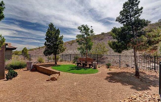 2 beds, 2 baths, $1,400