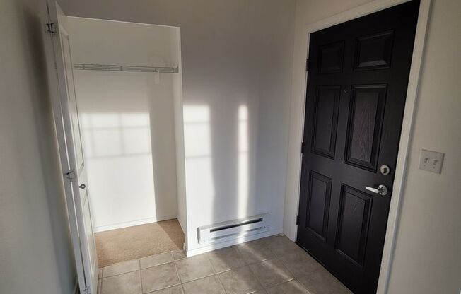 Auburn Lakeland Hills condo - rambler 2 bed 2 bath No Stairs!  Available Nov July 10th!