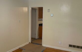 2 beds, 1 bath, $1,595