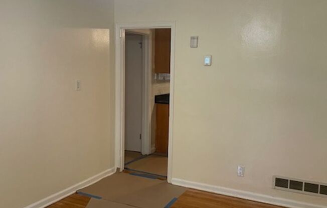 2 beds, 1 bath, $1,595