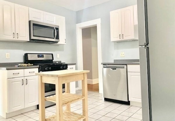 3 beds, 1 bath, 1,350 sqft, $2,700, Unit 1