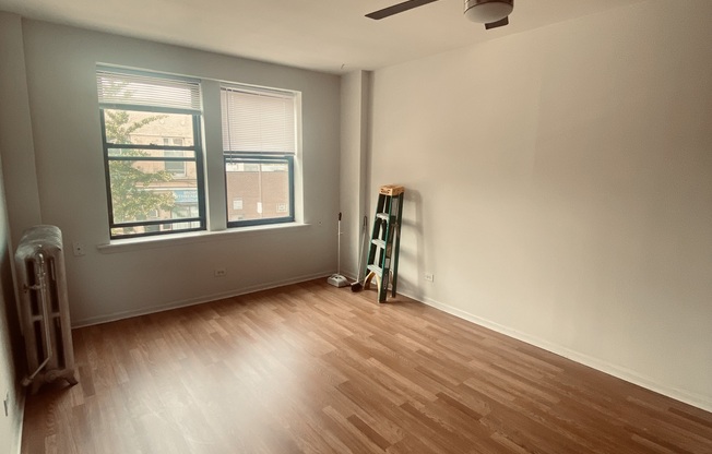 3933 CLARENDON