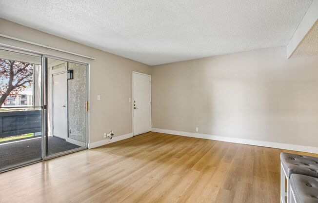 2 beds, 2 baths, 976 sqft, $1,448, Unit 5F