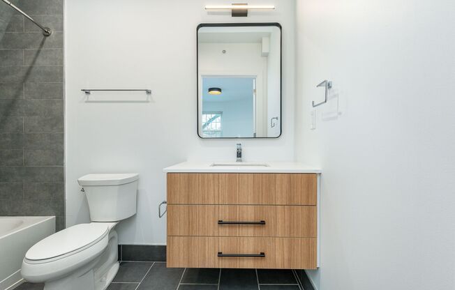 2 beds, 2 baths, 1,022 sqft, $2,795, Unit PH-16