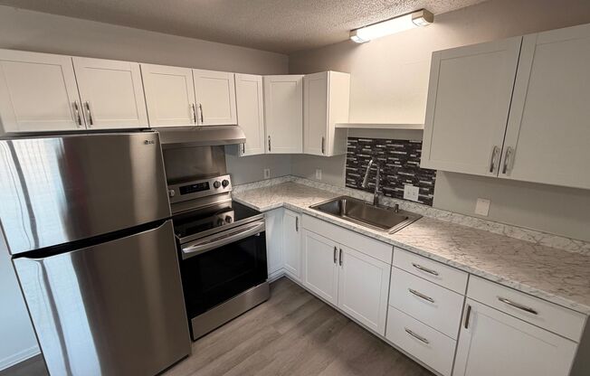 2 beds, 1 bath, 855 sqft, $1,049, Unit 3338-23