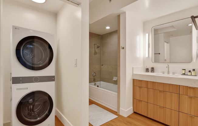 1 bed, 1 bath, 820 sqft, $4,695, Unit 504