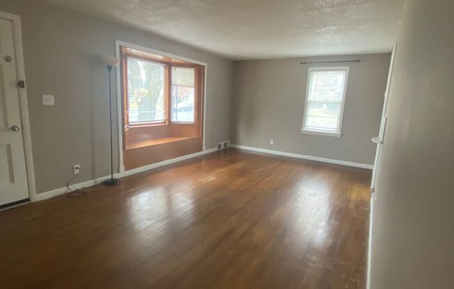 3 beds, 1 bath, $2,395