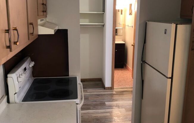 1 bed, 1 bath, $650