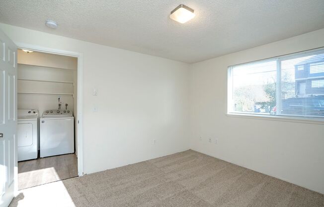 2 beds, 1 bath, $1,490, Unit UNIT 1