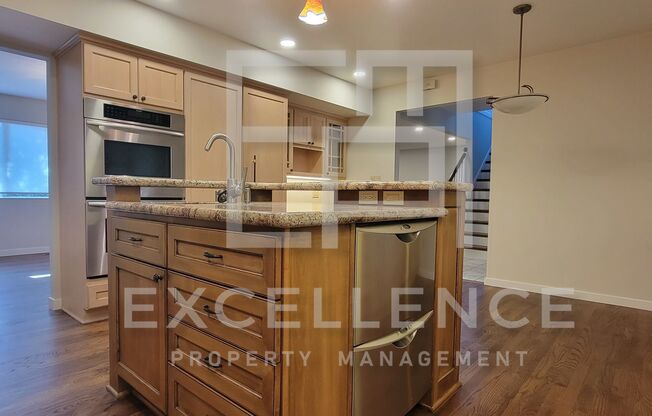 Spacious 5/3 Home With Fully Updated Kitchen, Over 2500SF of Space, Pets Negotiable