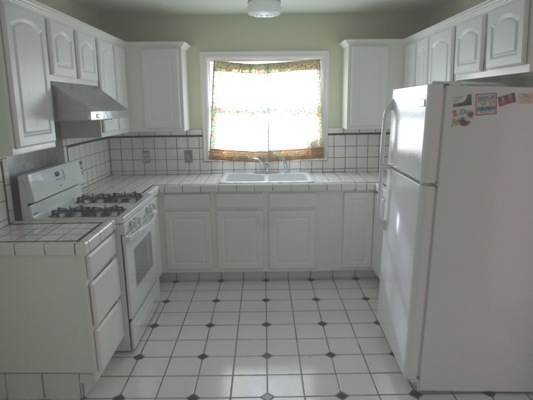 Close in PDX!  2 Br home +Attic-Bonus room + Small Outbuilding + basement