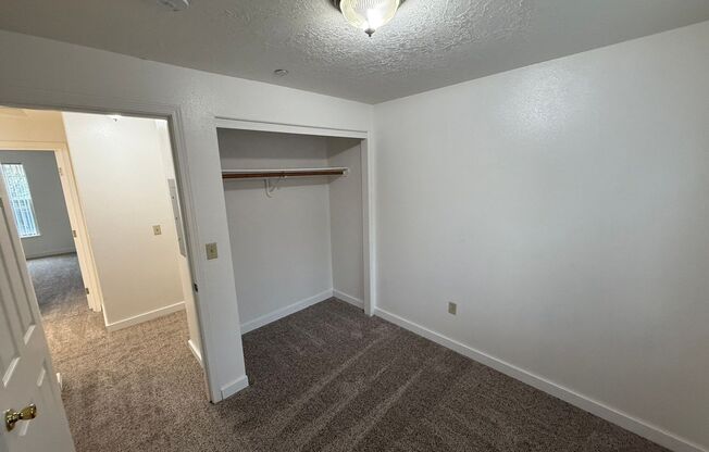 3 beds, 2 baths, 1,200 sqft, $1,695, Unit 38